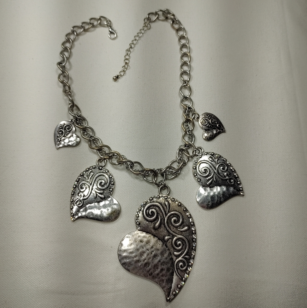 Hearts Statement Necklace - Picture 5 of 7